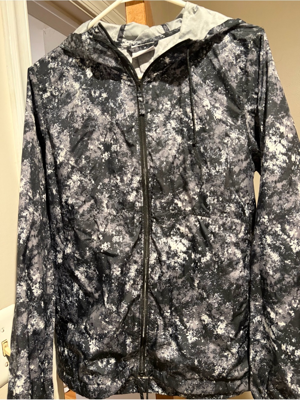 Columbia Black & Gray Patterned Windbreaker Jacket